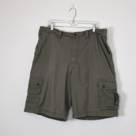 Eddie Bauer Mens Olive Green Cargo Shorts Waist 39 X 11.5 100% Cotton Outdoor - Picture 1 of 15